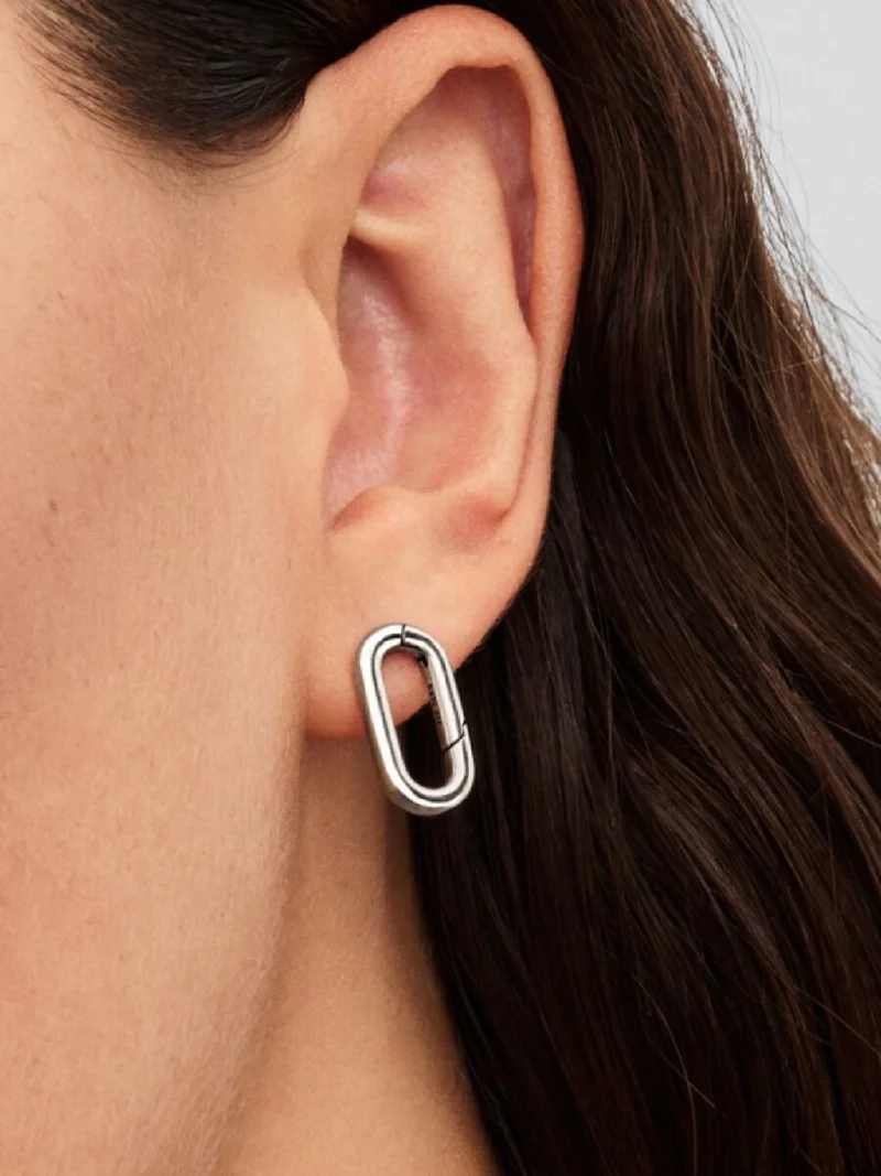 designade för att addera berlocker eller medaljonger. Låt dem lysa upp din stil med en känsla av elegans.