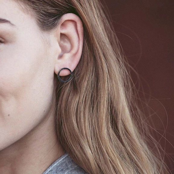 Circle Earrings Small Steel - Edblad - Snabb frakt & paketinslagning - Nordicspectra.se