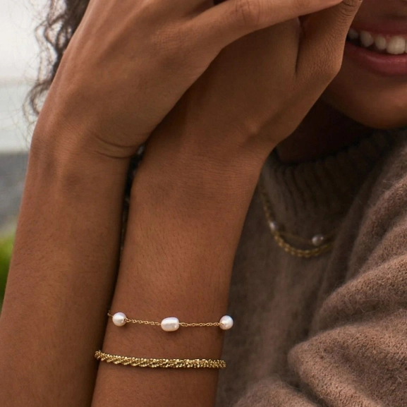 edblad-perla-tinsel-bracelet-gold-cu-116652-117518