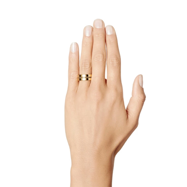 Wide & Black Stars Ring Platinum: bred platina-alliansring med svarta diamanter i mitten