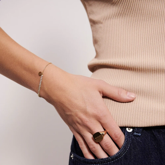 verstellbar und elegant mit Zirkonia auf 18 Karat vergoldetem Silber