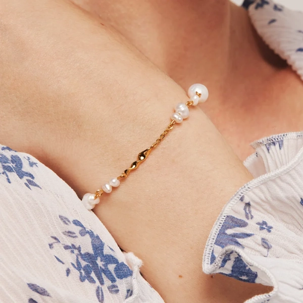 Cream Armband Guld - Sparv - Populära smycken för alla tillfällen
