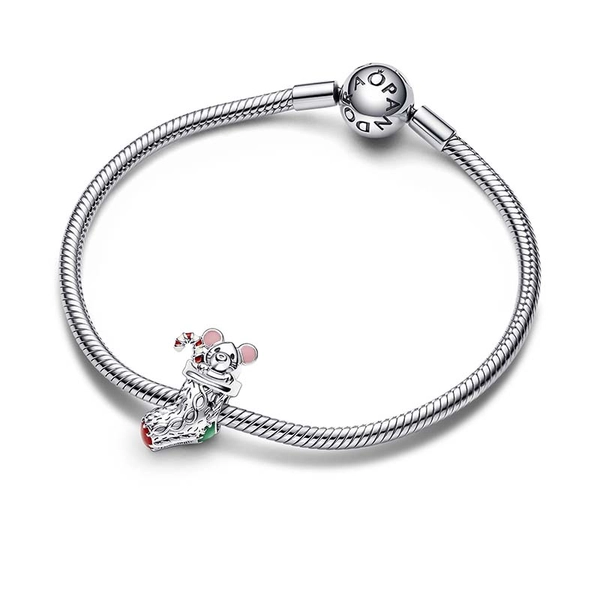 Festive Mouse & Stocking Charm - PANDORA - Suuri valikoima & ilmainen lahjapaketointi - Nordicspectra.fi
