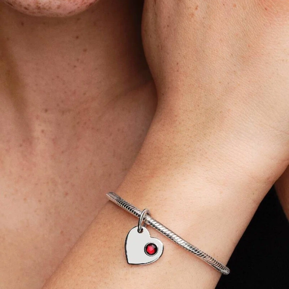 elegant från Pandora Moments.