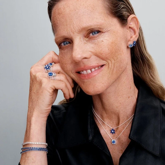 Glittrande Fyrkantig Blå Halo Ring - PANDORA - 1-2 dagar leverans - Gratis paketinslagning