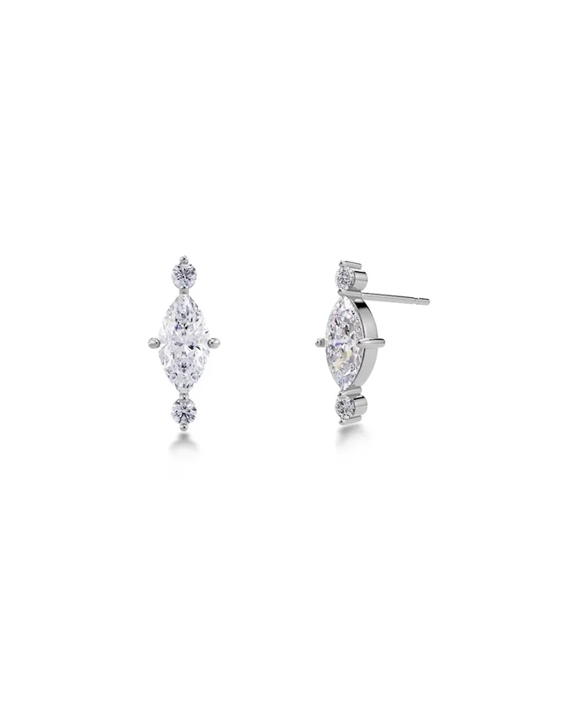 Små örhängen i polerat rostfritt stål med tre gnistrande cubic zirconia-stenar