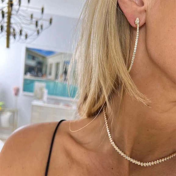 Crystal Loop Earrings Rhodium Crystal - Caroline Svedbom - Nopea toimitus ja lahjapakkaus - Nordic Spectra