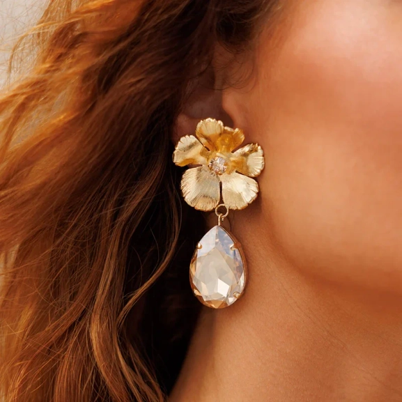 Anemone Perfect Earrings Gold Golden Shadow - Caroline Svedbom - Snabb frakt & paketinslagning - Nordic Spectra