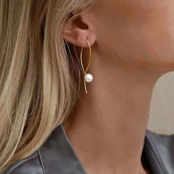 Le Pearl Earrings Gold - Drakenberg Sjölin Örhängen - Snabb frakt & paketinslagning - Nordicspectra.se