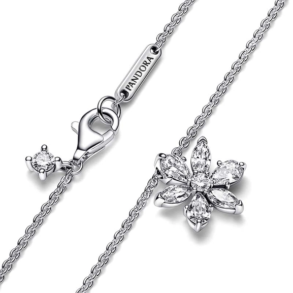 Sparkling Herbarium Cluster Pendant Necklace - PANDORA - Snabb frakt & paketinslagning - Nordicspectra.se