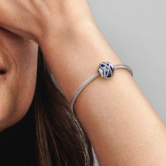 Royal Blue Galaxy Hela - PANDORA - Suuri valikoima & ilmainen lahjapaketointi - Nordicspectra.fi