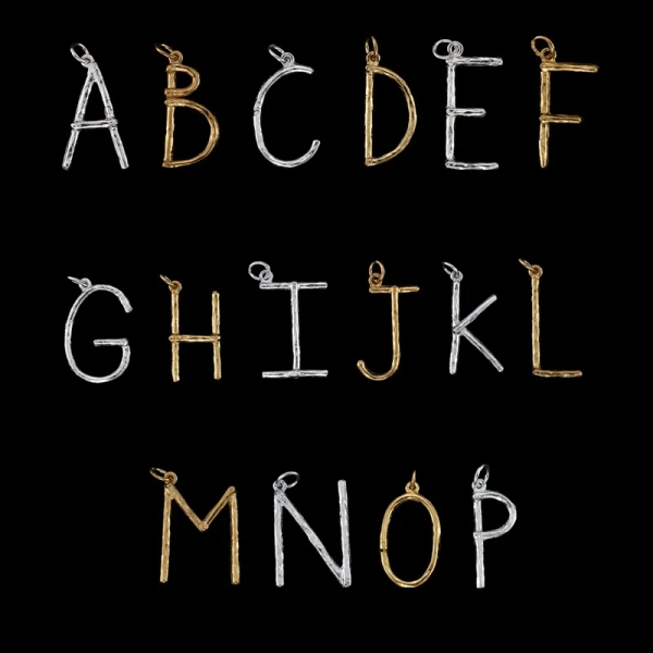 Wonky Letter Necklace Gold - Maria Nilsdotter - 1-2 dagars leverans - Nordic Spectra