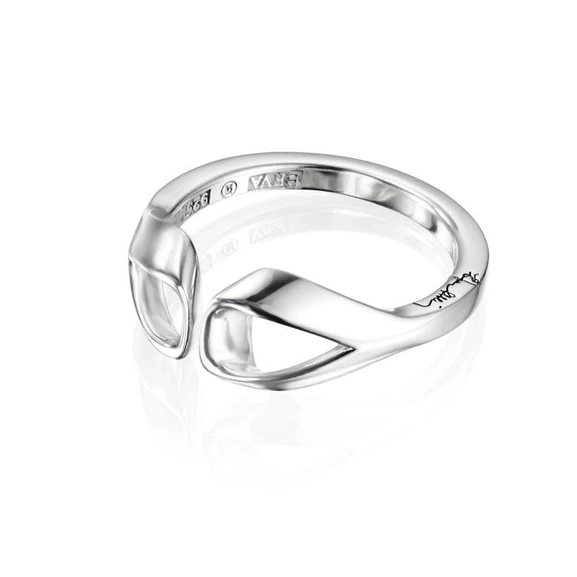 Folded Ring - Efva Attling ringar - Snabb frakt & paketinslagning - Nordicspectra.se