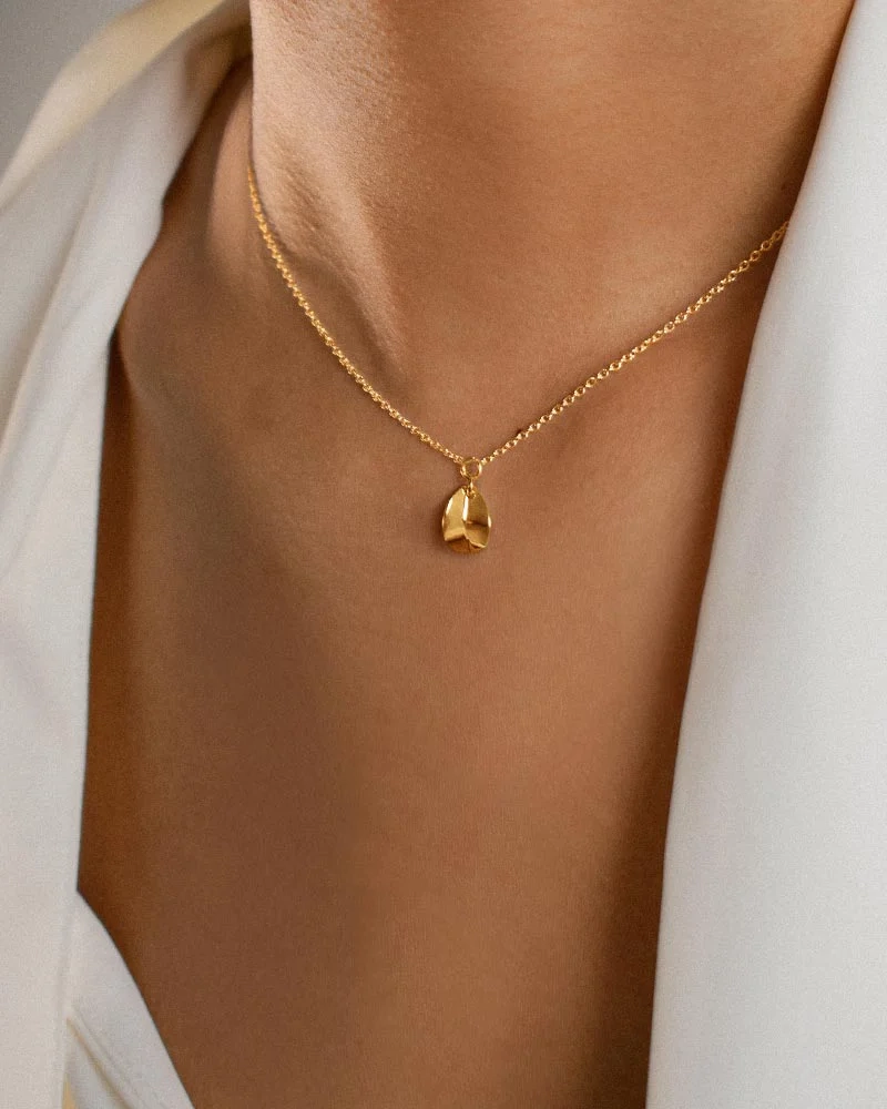 Botanica Drop Necklace Gold - Drakenberg/Sjölin Halsband- Snabb leverans & paketinslagning - Nordic Spectra