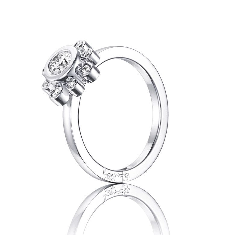 Efva Attling - Sweet Hearts Crown Ring 0.30 ct White Gold