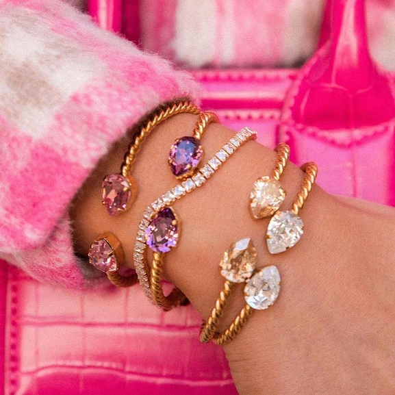 Mini Drop Bracelet Gold Iris - Caroline Svedbom - Snabb frakt & paketinslagning - Nordicspectra.se