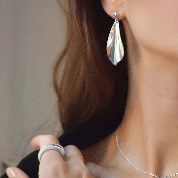 Gardenia Earrings - Drakenberg/Sjölin - Suuri valikoima & ilmainen lahjapaketointi - Nordicspectra.fi