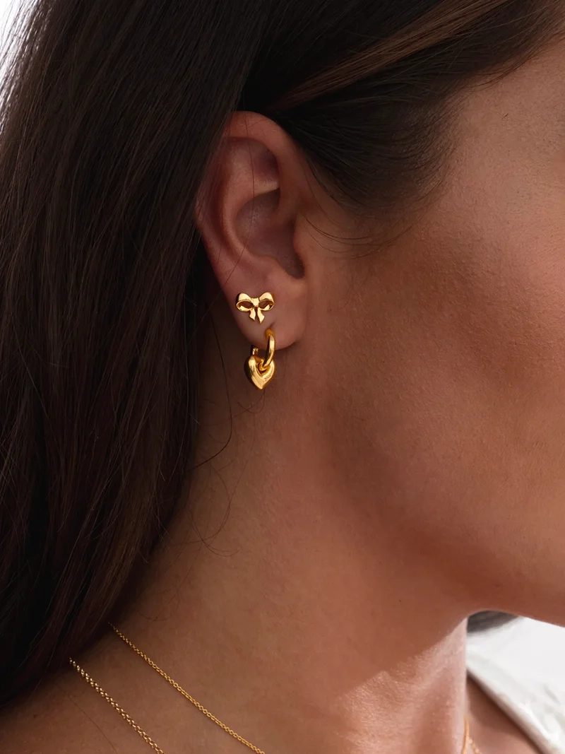 Rosie Mini Studs Gold - Syster P - Snabb leverans & Gratis paketinslagning - Nordic Spectra