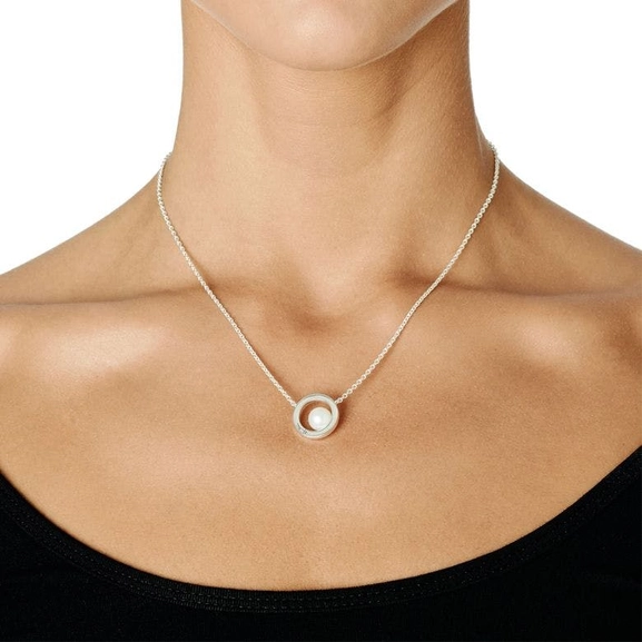 60's Pearl Necklace - Efva Attling halsband - Snabb frakt & paketinslagning - Nordicspectra.se