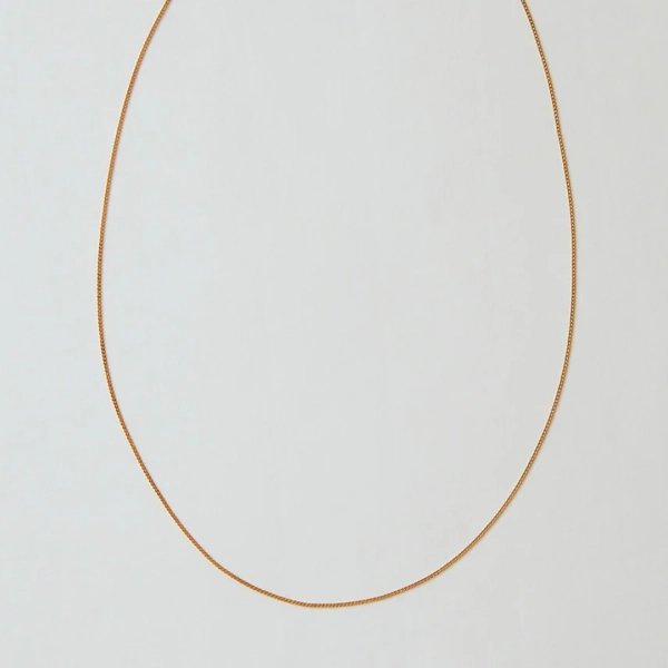 Plain Chain Gold: En stilren pansarkedja i 14K guldpläterat silver