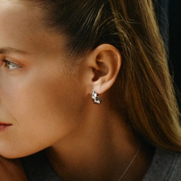modell Helix Studs i stål