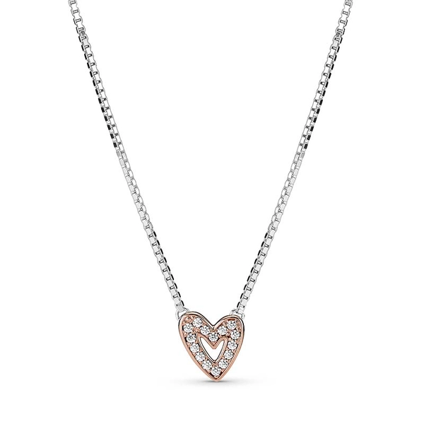 Glittrande Freehand Hjärta Halsband - PANDORA - Snabb frakt & paketinslagning - Nordicspectra.se