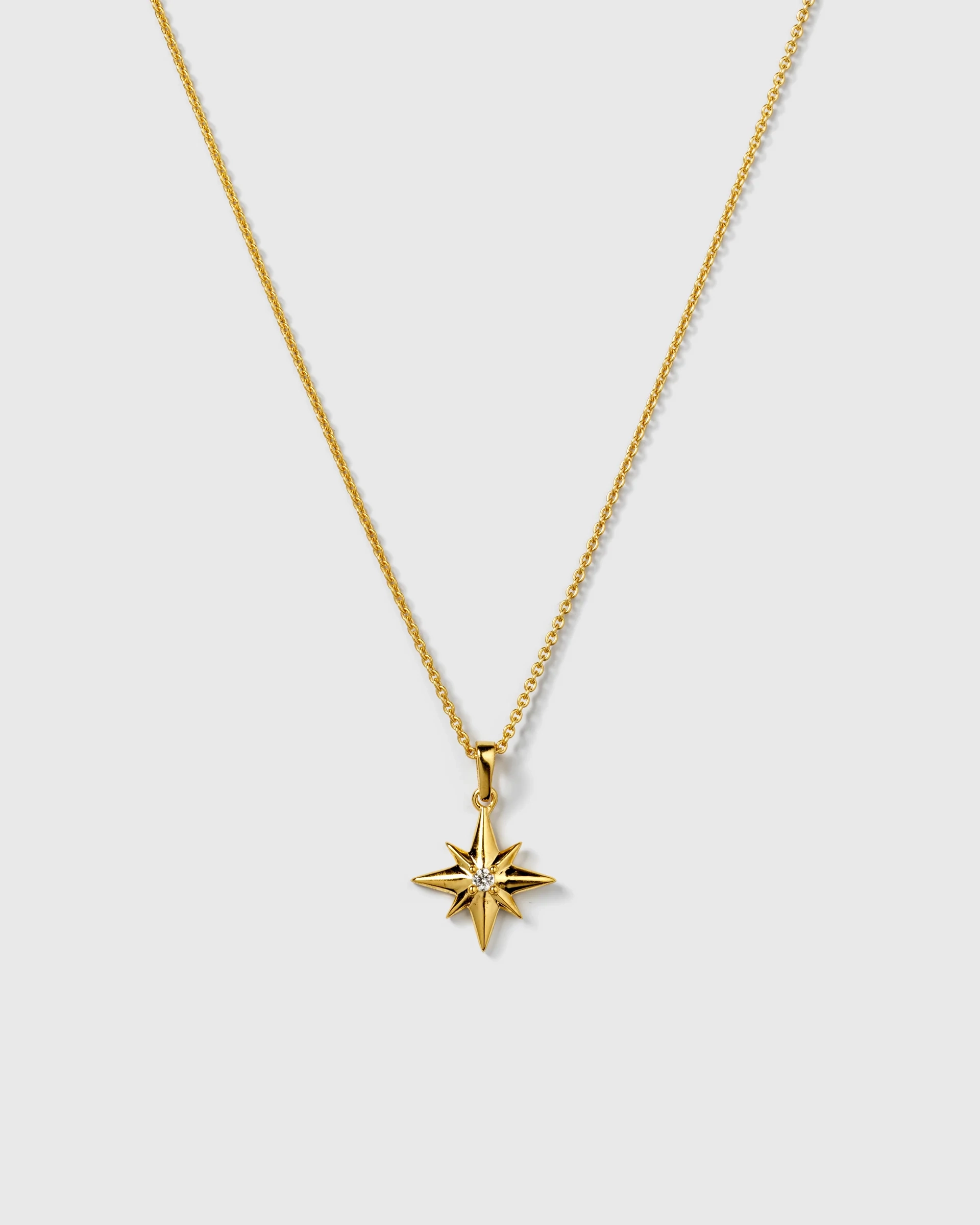 Set med Herringbone Twisted Necklace och North Star Big Necklace i 18K guldpläterad återvunnet silver från Syster P.