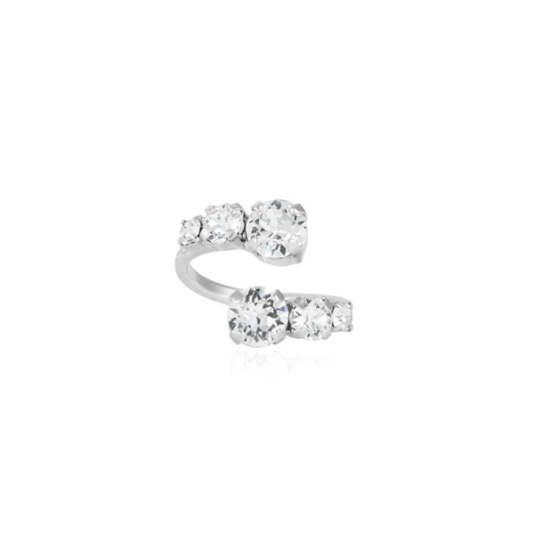 Halo Ring Rhodium Crystal från Caroline Svedbom med justerbar öppen design och gnistrande Swarovski® kristaller.