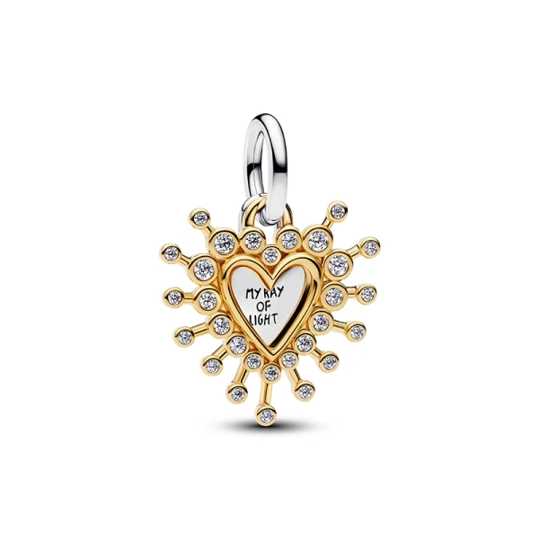 Zweifarbiger Herz-Charm von Pandora. Verschönern Sie Ihren Stil mit diesem wunderschönen Schmuckstück