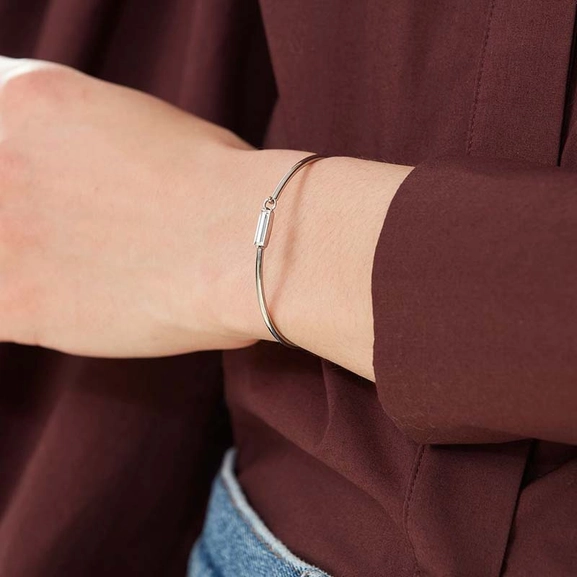 Sophie Bangle Steel - Edblad - Snabb frakt & paketinslagning - Nordicspectra.se