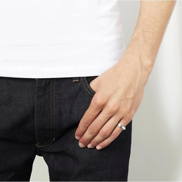 AVO Edge Ring - Efva Attling - Suuri valikoima & ilmainen lahjapaketointi - Nordicspectra.fi