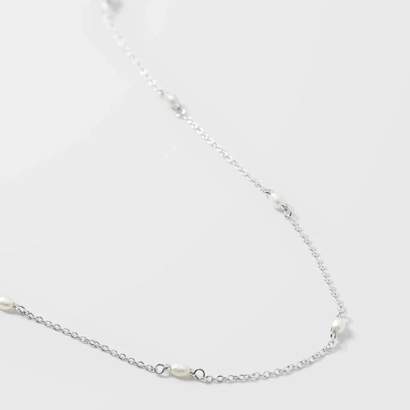 Treasure Multi Pearl Necklace Silver - Syster P - Snabb leverans & Gratis paketinslagning - Nordic Spectra