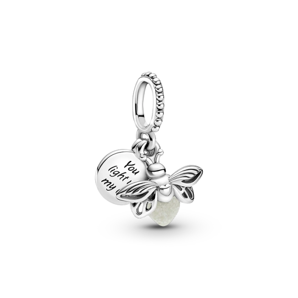 Självlysande Eldfluga Hängberlock i handgjort sterlingsilver med glas som ändrar färg beroende på ljuset. Graverad med "Du lyser upp mitt liv".