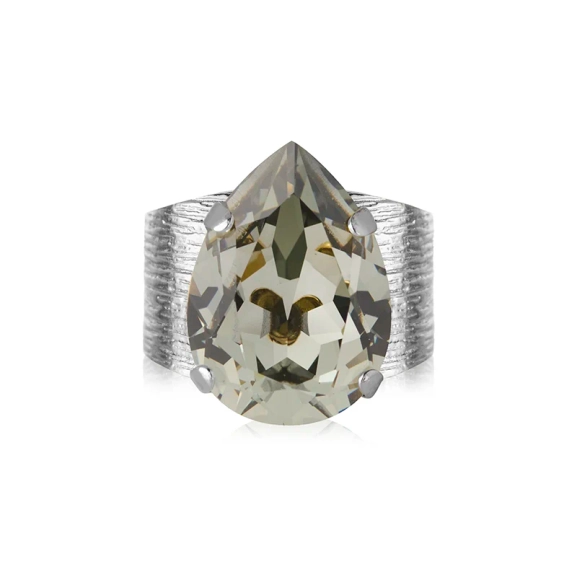 Classic Drop Ring med justerbar rhodiumpläterad mässing och en gnistrande svart Swarovski-kristall