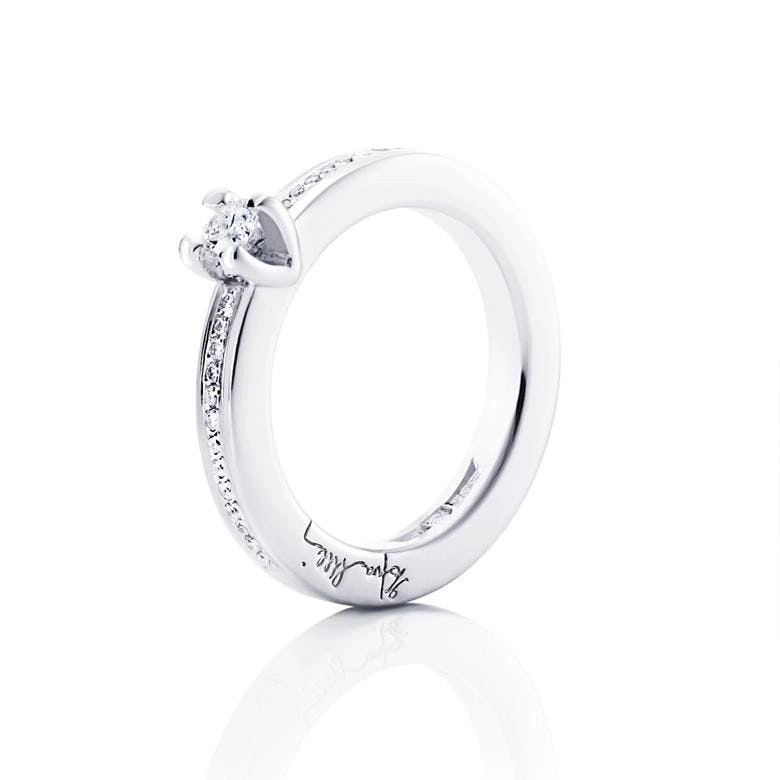 Efva Attling - Heart To Heart Ring 0.19 ct White Gold